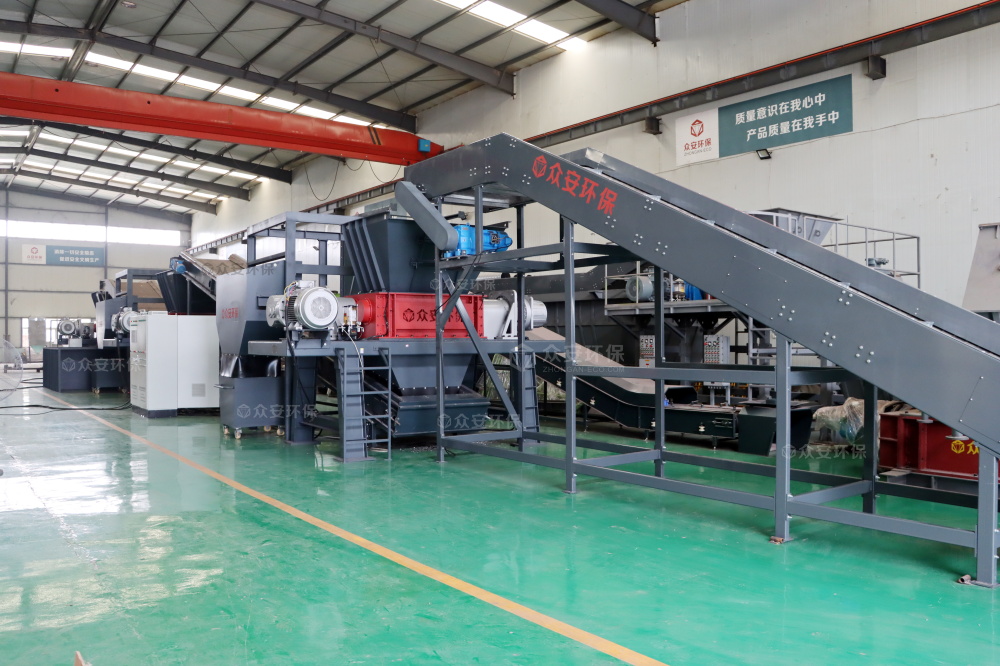 東南亞日產(chǎn)100噸生活垃圾RDF三級(jí)破碎裝備發(fā)貨